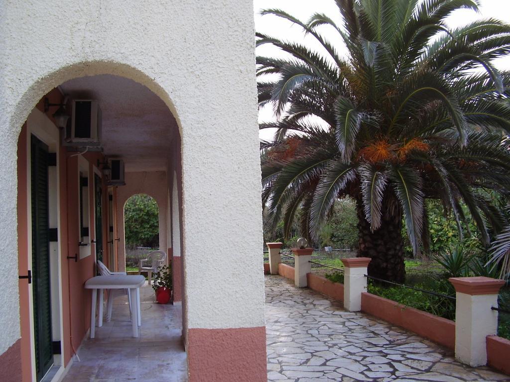 Dixtia Apartments Agios Georgios Pagon Habitación foto